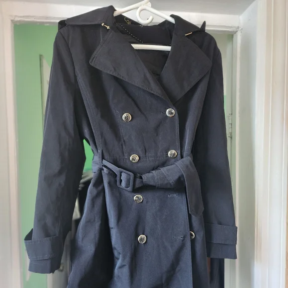 Calvin Klein women's belted rain coat. - Picture 7 of 8